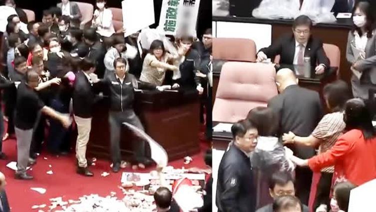 【猪皮内脏满天飞!台“立院”蓝绿激战扭打 苏贞昌被围攻狼狈上台】台湾民进党当局日前开放进口